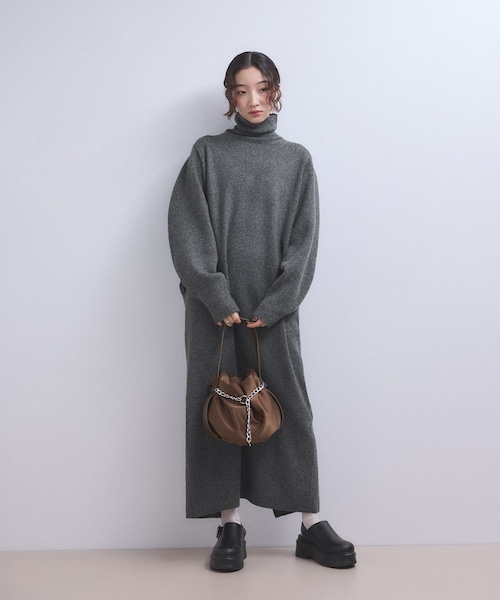 ADAM ET ROPE'（アダムエロペ）の「【WEB限定】2WAYニットポロワンピース（ワンピース・レディース・チャコール/グレー/ブラウン・F）」の8枚目の写真