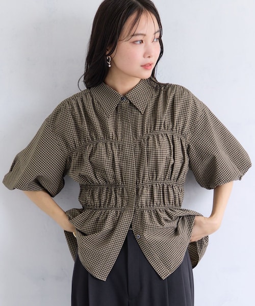 VIS(ビス)の「【夏トク価格】サッカーシャーリングバルーンシャツ(シャツ/ブラウス・レディース・ホワイト/ネイビー/ピンク/ベージュ/ベージュ系・F)」の1枚目の写真