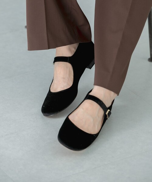 URBAN RESEARCH（アーバンリサーチ）の「CORSO ROMA, 9　VELVET SHOES（パンプス・レディース・BLACK・36/37/38）」の3枚目の写真