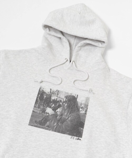 URBAN RESEARCH(アーバンリサーチ)の「BLANKMAG B/W photo Hoodie(パーカー・メンズ・Ash/Black・M/L/XL)」の16枚目の写真