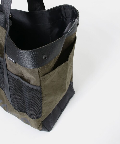 URBAN RESEARCH(アーバンリサーチ)の「TOYOTA UPCYCLE TOTE(トートバッグ・メンズ・グレー/オリーブ/ベージュ/ブルー/ブラック・-)」の16枚目の写真