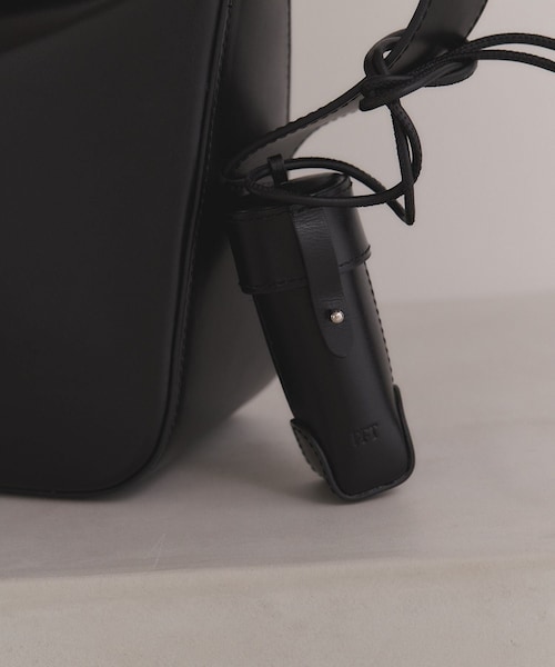 ADAM ET ROPE'（アダムエロペ）の「【PFT】Lip Charm（キーホルダー・レディース・ブラック/ベージュ系・F）」の9枚目の写真