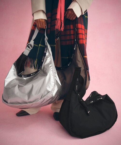 ADAM ET ROPE'(アダムエロペ)の「【LeSportsac for ADAM ET ROPE'】LARGE SPORTSAC LT (SOLID)(ショルダーバッグ・レディース・ブラック/ブラウン・F)」の11枚目の写真