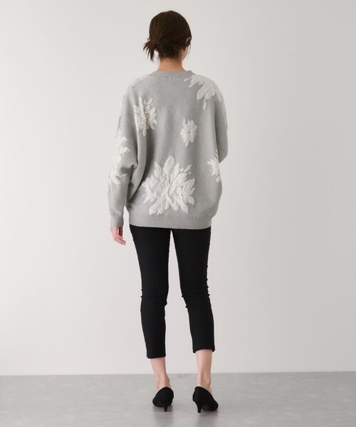 Jayro(ジャイロ)の「フラワージャガードドルマンニットカーディガン(カーディガン/ボレロ・レディース・ブラック/グレー/オフホワイト・F)」の20枚目の写真