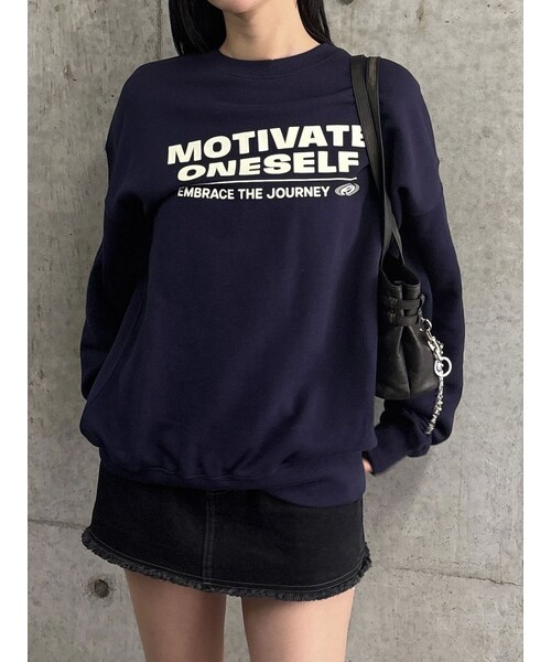 EMODA（エモダ）の「【WEB限定】スパイラルロゴスウェット（スウェット・レディース・グレー/ブラック/ネイビー・F）」の6枚目の写真