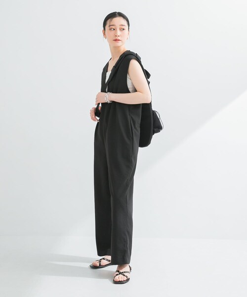URBAN RESEARCH（アーバンリサーチ）の「『2サイズ展開』リネンライク深Vネックオールインワン（サロペット/オーバーオール・レディース・KHAKI/BLACK・36/38）」の7枚目の写真