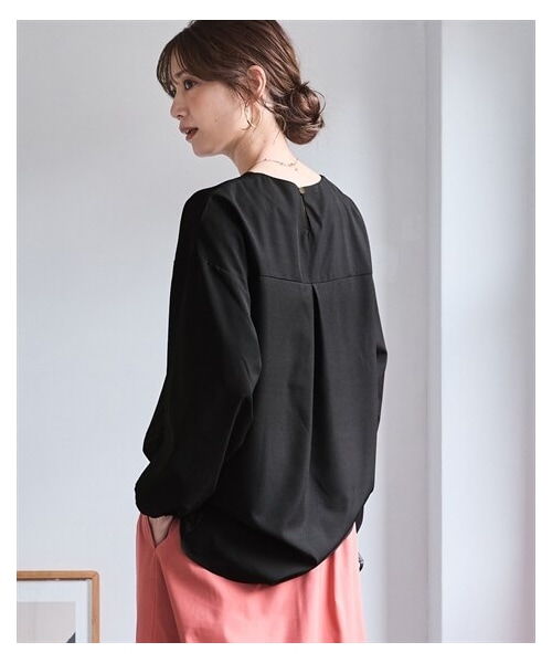 nissen（ニッセン）の「＜大きいサイズ＞ふんわり袖後タックブラウス（シャツ/ブラウス・レディース・オフホワイト/ベージュ/黒・L/LL/3L/4L/5L/6L/8L/10L）」の22枚目の写真