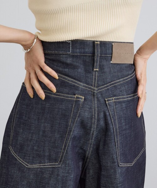 ADAM ET ROPE'(アダムエロペ)の「【J'aDoRe・一部店舗限定】【KURO(クロ)】STRUCTURE SHORTS(デニムパンツ・レディース・ネイビー系・26/27/28)」の14枚目の写真