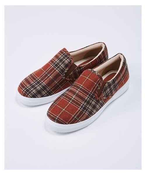 nissen（ニッセン）の「【ゆったり幅広】軽量スリッポンスニーカー（低反発中敷）（ワイズ４Ｅ）（スニーカー・メンズ・黒スウェット/グレースウェット/ネイビーデニム(スター柄)/ツイード/ピンクベージュ(刺しゅう)/レオパード(チュール)/ブラックレース/ホワイトレース/ベージュレース/ネイビーデニム(ペイズリー柄)/インディゴ/サックス/黒(タイダイ柄)/黒(コーデュロイ)/チャコールグレー(コーデュロイ)/ブラウン(チェック柄)/テラコッタ(チェック柄)/グリーン(型押し)/ブルーデニム(刺しゅう)/ラメシルバーパイソン(型押し)/グレーツイード/カーキ(コーデュロイ)/グレージュ(型押し)/パープル(ツイード調)・M=23.0~23.5cm/4E/L=24.0~24.5cm/4E/LL=25.0~25.5cm/4E/3L=26.0~26.5cm/4E）」の11枚目の写真