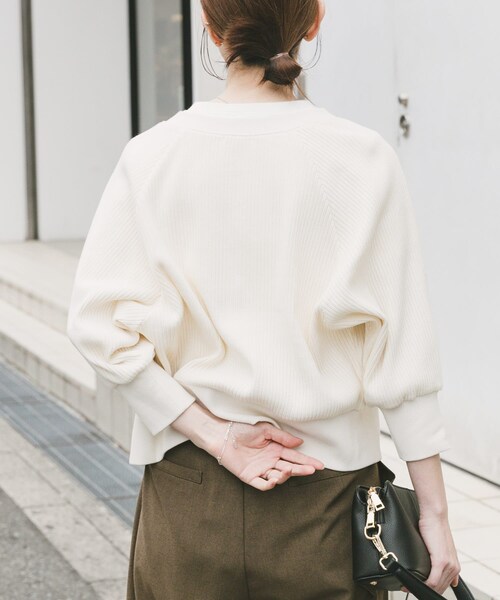 ITEMS URBANRESEARCH(アイテムズ アーバンリサーチ)の「針抜きドルマンカーディガン(カーディガン/ボレロ・レディース・L.YEL/BLK/OFF・Free)」の7枚目の写真