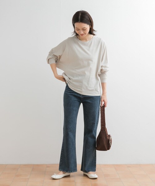 URBAN RESEARCH DOORS（アーバンリサーチドアーズ）の「ストレッチフレアデニムパンツ（デニムパンツ・レディース・INDIGO/L/INDIGO・S/M）」の22枚目の写真