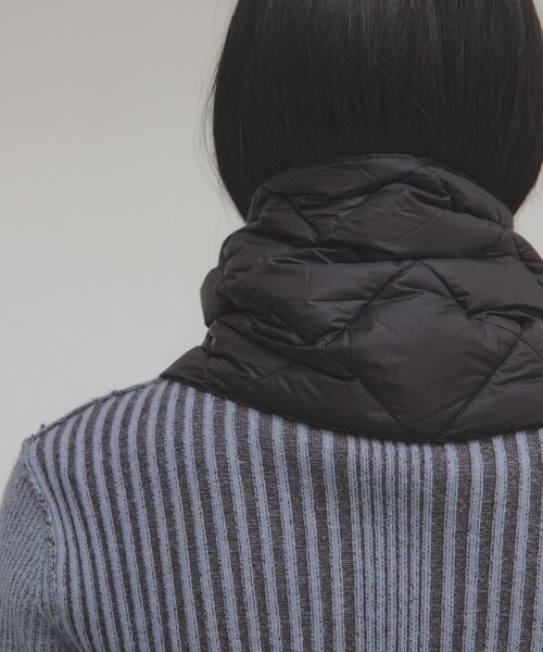 KBF（ケイビーエフ）の「TAION　CITY DOWN SCARF（マフラー・レディース・BLACK/G.BEIGE・One）」の6枚目の写真