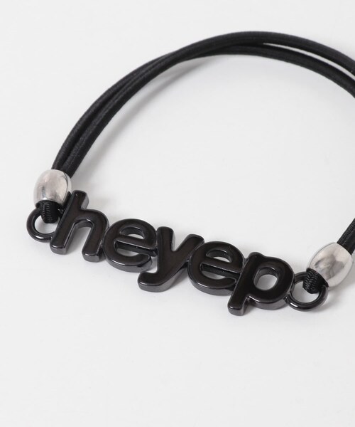 URBAN RESEARCH ROSSO（アーバンリサーチロッソ）の「heyep　LOGO HAIR TIES 2-PIECE（ヘアゴム・レディース・BLACK/SILVER・-）」の5枚目の写真