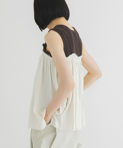 KBF（ケイビーエフ）の「バイカラークリンクルビスチェ（その他トップス・レディース・KHAKI×IVO/CCL×BLUE/IVORY×BRN・One）」の7枚目の写真