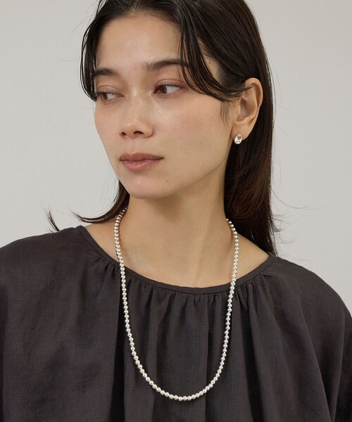 ADAM ET ROPE'(アダムエロペ)の「【J'aDoRe・店舗限定】【ERICKA NICOLAS BEGAY】ナバホパールネックレス5mm/60cm(ネックレス・レディース・シルバー・F)」の2枚目の写真