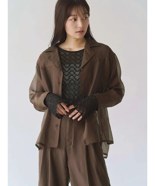 TONAL(トーナル)の「シアー開衿シャツ(シャツ/ブラウス・レディース・ブラック/ブルー/ブラウン・M)」の2枚目の写真