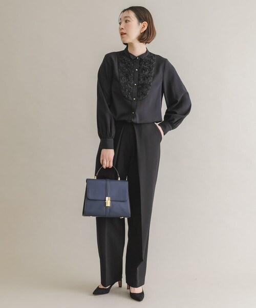 URBAN RESEARCH ROSSO（アーバンリサーチロッソ）の「F by ROSSO　ダブルクロスデザインタックパンツ（その他パンツ・レディース・BLACK/NAVY・36/38）」の6枚目の写真