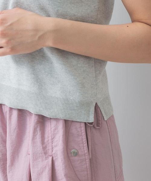 URBAN RESEARCH ROSSO（アーバンリサーチロッソ）の「F by ROSSO　ウォッシャブルミラノリブアメスリニット（ニット/セーター・レディース・BLACK/L/GRAY/BROWN/NAVY×OW・FREE）」の21枚目の写真