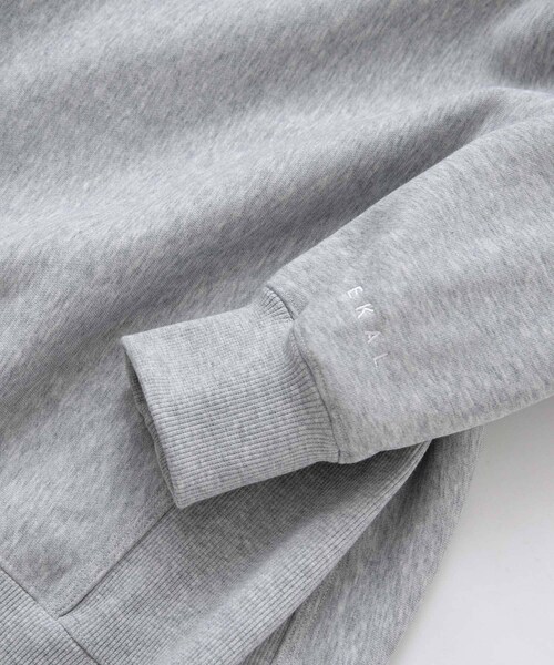 EKAL（エカル）の「QUICK DRY クルースウェット（スウェット・メンズ・グレー/ブラック・M/L）」の18枚目の写真