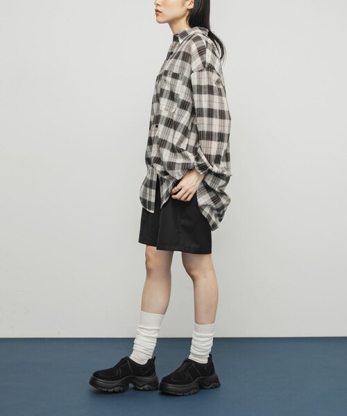 KBF（ケイビーエフ）の「ステッチデザインスリッポン（スニーカー・レディース・BROWN/BLACK・36/37/38）」の9枚目の写真