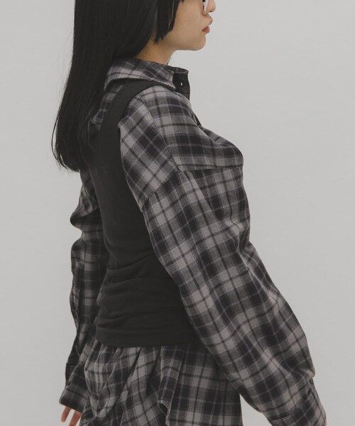 KBF（ケイビーエフ）の「ピーチスキン2WAYタンクトップ（タンクトップ・レディース・OFF/CHARCOAL/BLACK・One）」の12枚目の写真