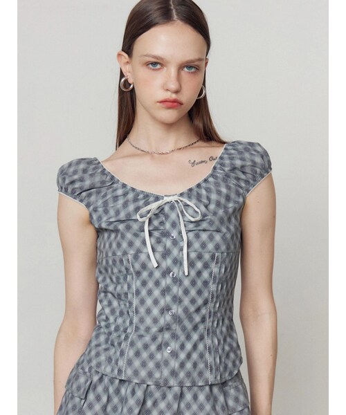 EMODA（エモダ）の「フロントボタン2WAYトップ（Tシャツ/カットソー・レディース・ブラウン・F）」の16枚目の写真