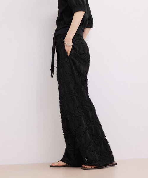 ADAM ET ROPE'(アダムエロペ)の「【WEB限定】フリンジジャガードパンツ(その他パンツ・レディース・ブラック/ホワイト/ダークブラウン系・36/38)」の22枚目の写真