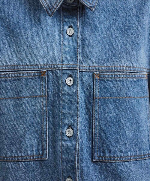 ADAM ET ROPE'（アダムエロペ）の「USAコットンデニムオーバーシャツ［セットアップ対応］（シャツ/ブラウス・レディース・ブルー系/サックス・F）」の20枚目の写真
