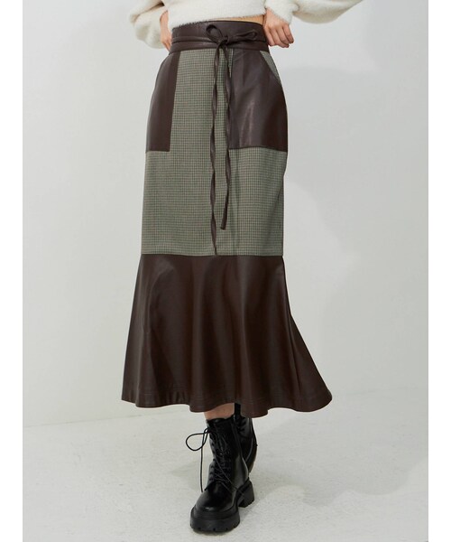 MERCURYDUO（マーキュリーデュオ）の「ハイウエストフェイクレザードッキングスカート（スカート・レディース・ブラック/ベージュ/ミックス・M/S）」の5枚目の写真