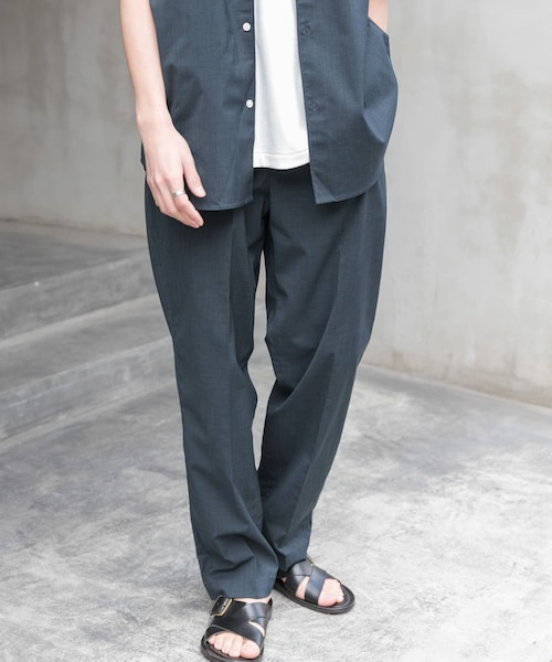 URBAN RESEARCH DOORS（アーバンリサーチドアーズ）の「FORK&SPOON　TEC LINENパンツ（その他パンツ・メンズ・LIGHT GRAY/BLACK/DARK BLUE・4/5）」の3枚目の写真