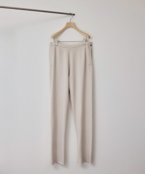 ADAM ET ROPE'(アダムエロペ)の「【extreme cashmere(エクストリーム・カシミア)】rush(その他パンツ・レディース・チャコール/ライトグレー・F)」の2枚目の写真