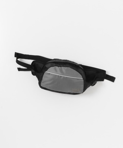 URBAN RESEARCH DOORS(アーバンリサーチドアーズ)の「『別注』Marmot×DOORS BODY BAG(ボディバッグ/ウエストポーチ・メンズ・BLACK/GRAY/NAVY・One)」の18枚目の写真