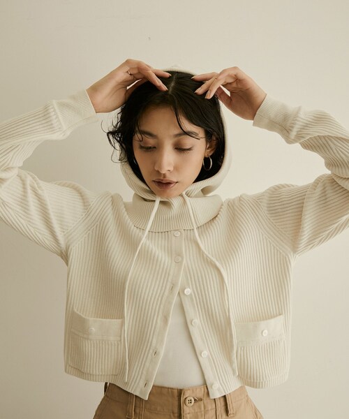 ADAM ET ROPE'（アダムエロペ）の「【極上の肌ざわり】バラクラバ-CreamyCotton /クリーミーコットン-（ストール/ショール・レディース・ブラック系/ホワイト系/モスグリーン/ピンク系・F）」の5枚目の写真