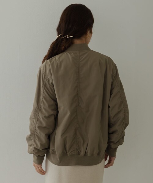 URBAN RESEARCH Sonny Label（アーバンリサーチサニーレーベル）の「『WEB限定』リバーシブルオーバーMA-1（MA-1・レディース・KHK×BLK/OFF×BEG・Free）」の16枚目の写真