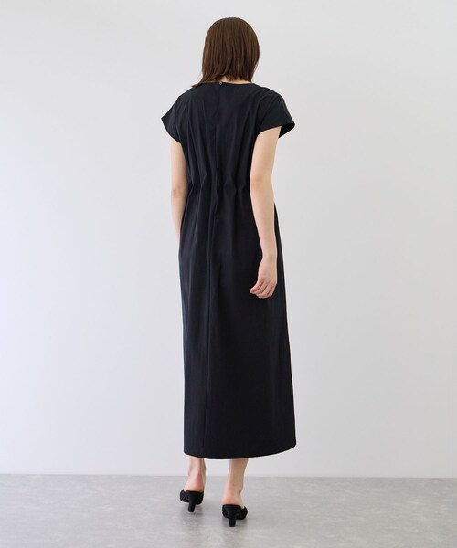 Jayro(ジャイロ)の「ラッシュガードウエストタックワンピース(ワンピース・レディース・ブラック/チャコール/ベージュ・M)」の9枚目の写真