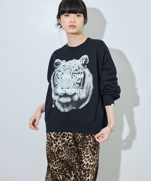 ADAM ET ROPE'（アダムエロペ）の「【Oblada(オブラダ)】別注 TIGER SWEAT（スウェット・レディース・ブラウン/ネイビー・F）」の4枚目の写真