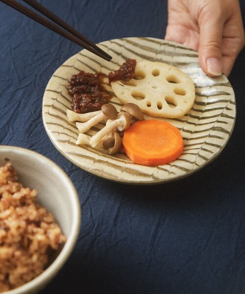 URBAN RESEARCH DOORS（アーバンリサーチドアーズ）の「塩幡桃子　5寸プレート フェザーコーム（食器・メンズ・－・5寸）」の3枚目の写真