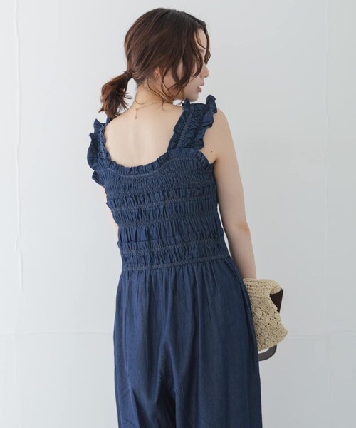 URBAN RESEARCH Sonny Label(アーバンリサーチサニーレーベル)の「フリルシャーリングサロペット(つなぎ/オールインワン・レディース・ブラック/インディゴ・36/38)」の17枚目の写真
