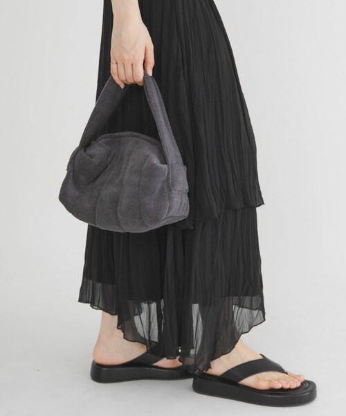 KBF（ケイビーエフ）の「パイルミニBAG（ハンドバッグ・レディース・CHARCOAL/PINK・One）」の5枚目の写真