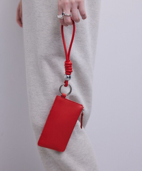 ADAM ET ROPE'（アダムエロペ）の「【WEB限定】カードケース付きチャームストラップ（カードケース・レディース・ブラック/ブラウン/レッド/シルバー・F）」の3枚目の写真