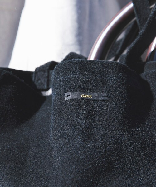 URBAN RESEARCH（アーバンリサーチ）の「AWAK　TOTE-suede（トートバッグ・メンズ・BLK－B/BLK－W・One）」の4枚目の写真
