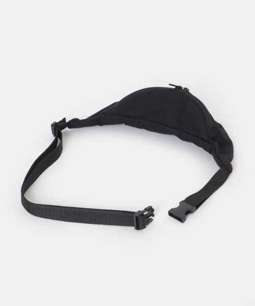 URBAN RESEARCH（アーバンリサーチ）の「STAY HUNGRY　STATION SMALL HIPBAG（ボディバッグ/ウエストポーチ・メンズ・BLACK・One）」の6枚目の写真