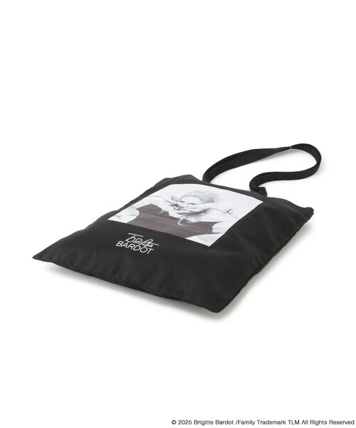 ROPE'(ロペ)の「【Brigitte Bardot×ROPE'・コラボ】モノクロフォトプリントキャンバストートバッグ【A4対応】(トートバッグ・レディース・ブラック/ホワイト・F)」の9枚目の写真