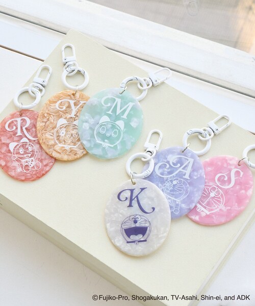 ROPE' PICNIC（ロペピクニック）の「【ドラえもんコレクション】マーブルカラーイニシャルアクリルチャーム（キーホルダー・レディース・ホワイト/ライトグリーン/サックス/レッド系/ピンク/イエロー系・F）」の14枚目の写真