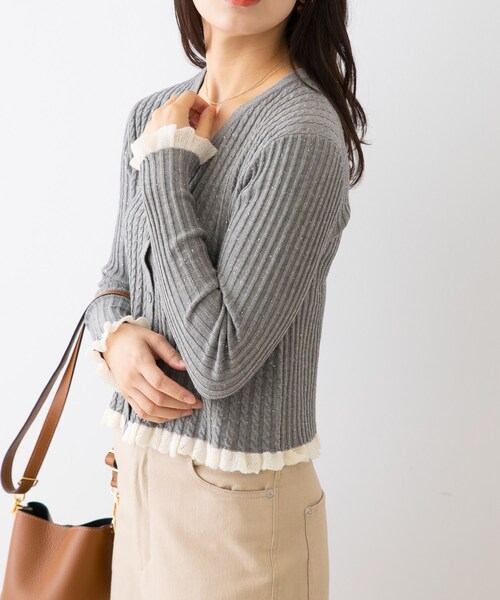 URBAN RESEARCH ROSSO（アーバンリサーチロッソ）の「F by ROSSO　スパンコールフリルリブカーディガン（カーディガン/ボレロ・レディース・BEIGE/GRAY/NAVY・Free）」の5枚目の写真