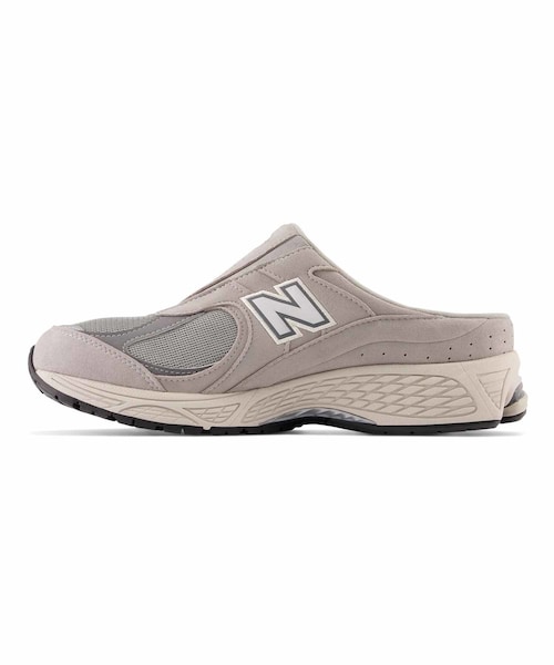 ADAM ET ROPE'(アダムエロペ)の「【New Balance】 M2002RM(スニーカー・メンズ・ブラック/グレー・26.0/27.0/28.0)」の11枚目の写真