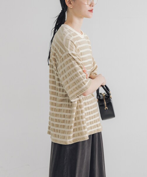 URBAN RESEARCH（アーバンリサーチ）の「ベロアボーダーカットソー（Tシャツ/カットソー・レディース・BEIGE/DARK BROWN・FREE）」の14枚目の写真