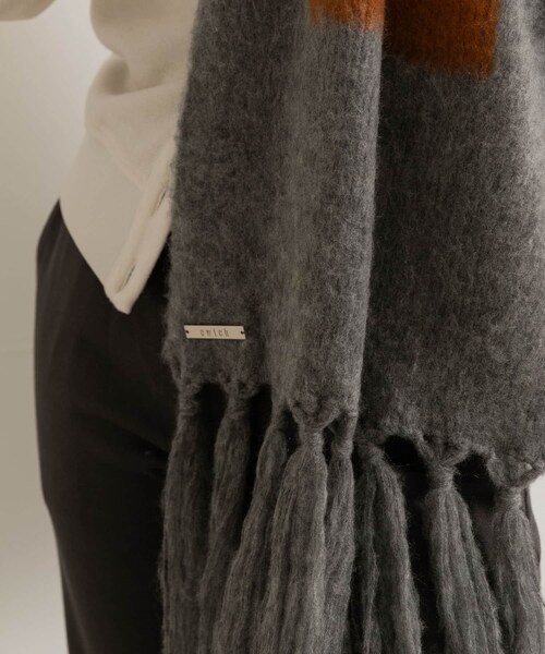 THE GOODLAND MARKET（ザグッドランドマーケット）の「cwtch　RWS Wool fringe Scarf（マフラー・レディース・BROWN/BLUE/GRAY・FREE）」の5枚目の写真