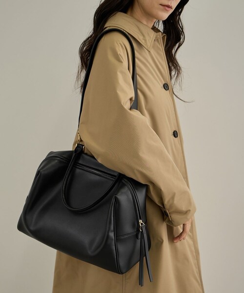 ADAM ET ROPE'(アダムエロペ)の「【WEB限定】スプリットレザーワンハンドルボストンバッグ / A4対応(ボストンバッグ・レディース・ブラック/ダークブラウン・F)」の13枚目の写真