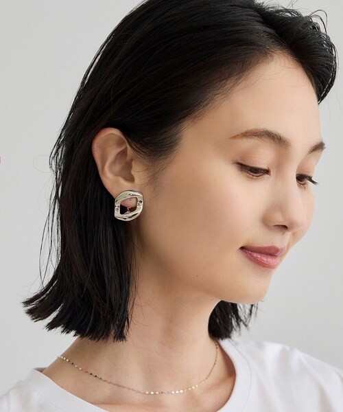 ROPE'(ロペ)の「【WEB限定】【IRIS47(イリス)】rome earring(イヤリング・レディース・ゴールド/シルバー・F)」の4枚目の写真
